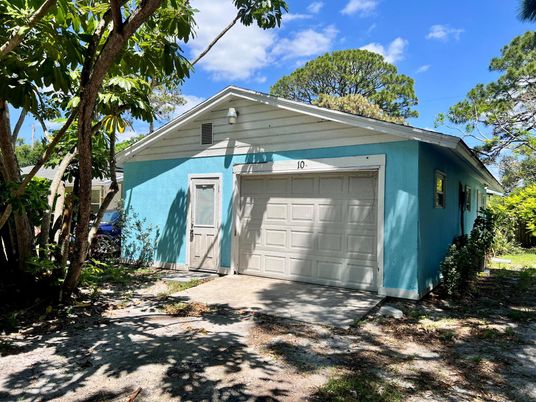Detached Garage, Exterior