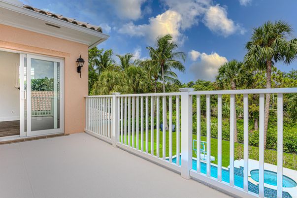 Exterior, Pool, Other