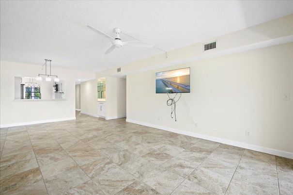 Empty room, Interior, Pendant Lights
