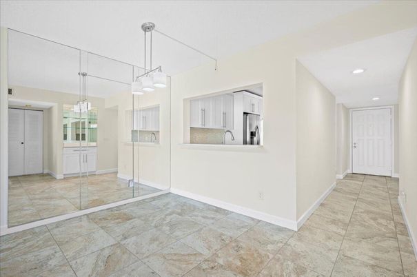 Empty room, Interior, Pendant Lights, Recessed Lighting