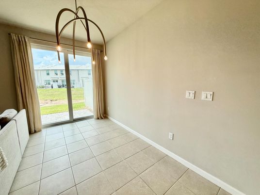 Empty room, Interior, Pendant Lights