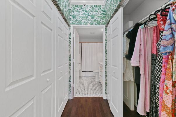 Interior, Walk-in Closets, Wood Texture Flooring