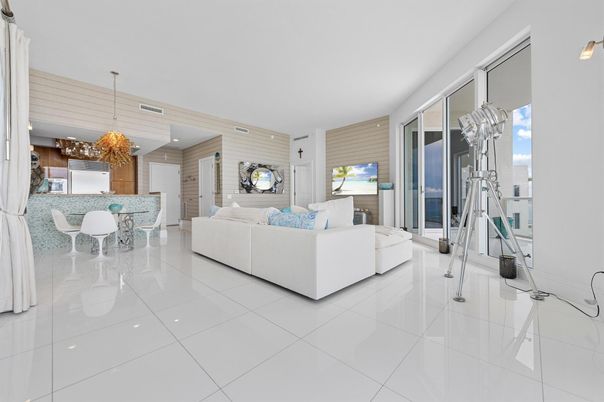 Dining room, Interior, Living room, Pendant Lights