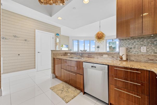 Interior, Kitchen, Pendant Lights, Recessed Lighting