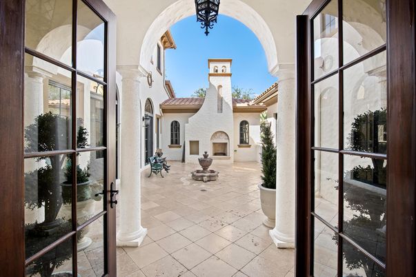 Exterior, Fireplace