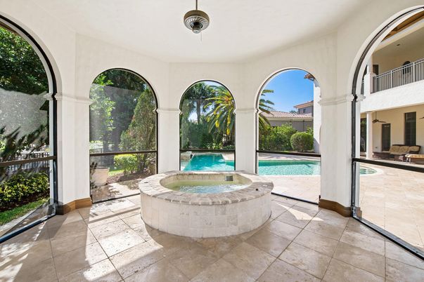 Interior, Pool, Sun Room