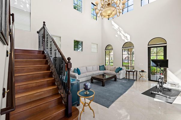 Chandelier, Interior, Living room