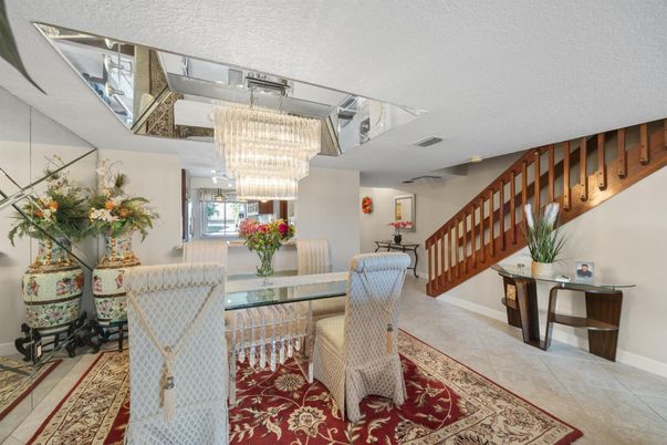 Chandelier, Dining room, Interior