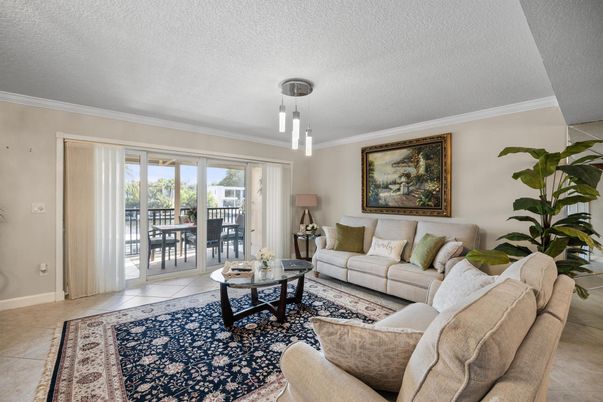 Interior, Living room, Pendant Lights
