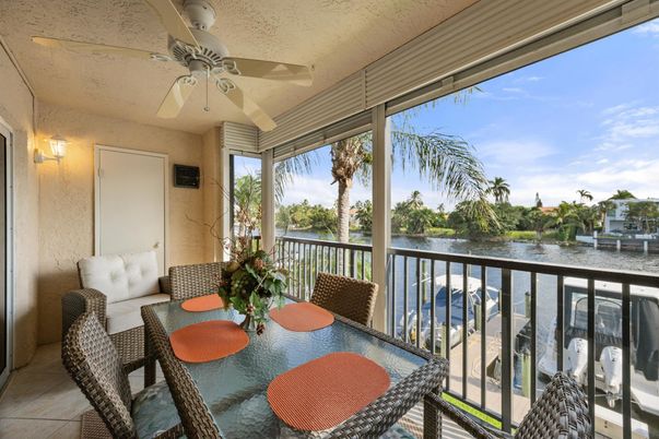 Dining room, Interior, Sun Room, Water