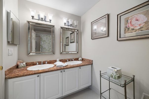 Bathroom, Dual Sink Vanities, Interior