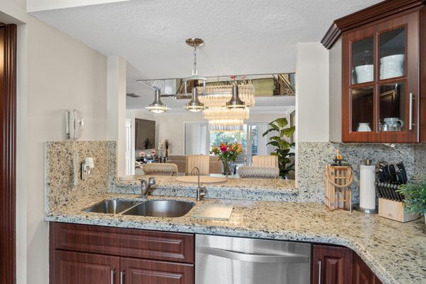 Chandelier, Interior, Kitchen, Pendant Lights, Stainless Steel Appliances