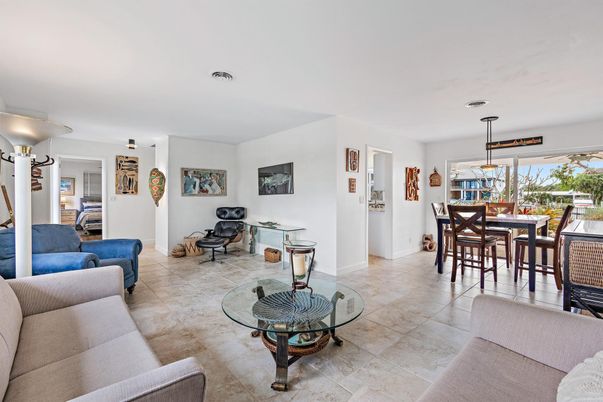 Dining room, Interior, Living room, Pendant Lights