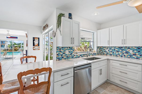 Dining room, Interior, Kitchen, Recessed Lighting