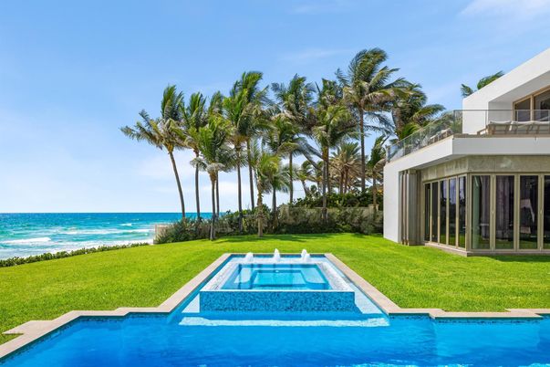 Exterior, Pool, Water