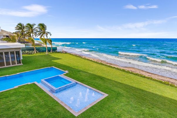 Exterior, Pool, Water
