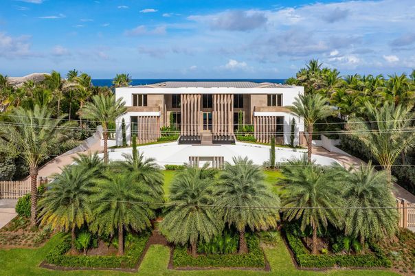 Exterior, Facade, Mediterranean
