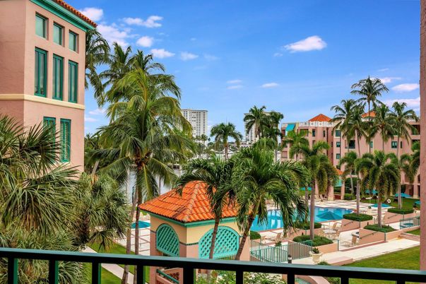Exterior, Pool, Other