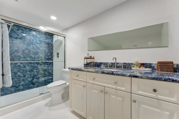 Bathroom, Interior, Recessed Lighting