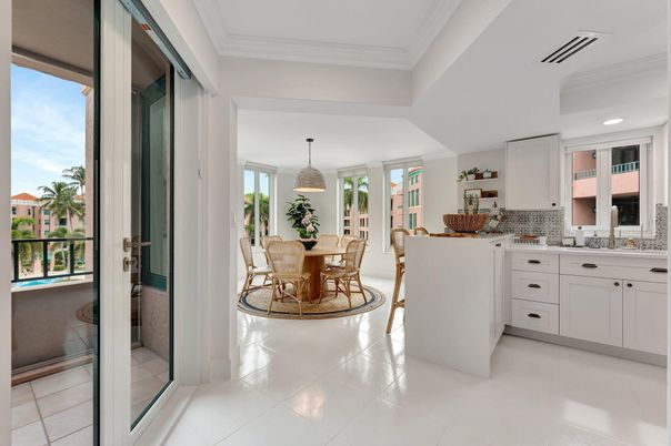 Dining room, Interior, Kitchen, Pendant Lights, Recessed Lighting