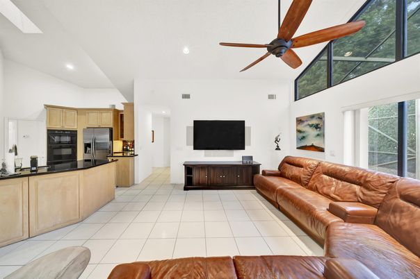 Interior, Kitchen, Living room, Recessed Lighting, Stainless Steel Appliances