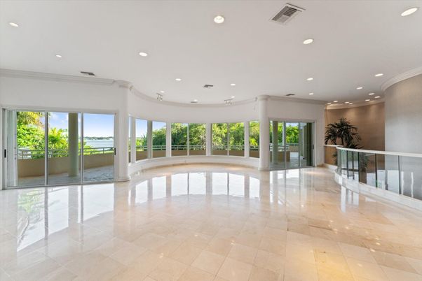 Empty room, Interior, Recessed Lighting, Water