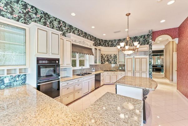Chandelier, Interior, Kitchen, Recessed Lighting, Stainless Steel Appliances