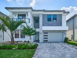 Attached, Exterior, Facade, Modern