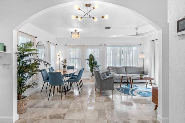 Dining room, Interior, Living room, Pendant Lights