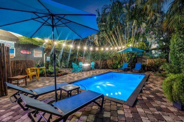 Exterior, Pool