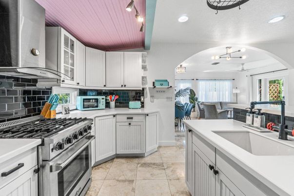 Dining room, Interior, Kitchen, Recessed Lighting, Stainless Steel Appliances