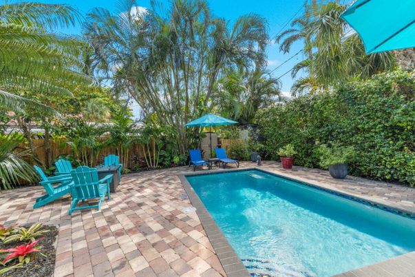 Exterior, Pool