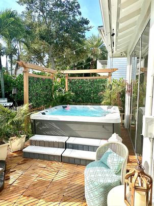 Exterior, Hot Tub