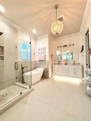 Bathroom, Dual Sink Vanities, Free Standing Baths, Glass Shower, Interior, Pendant Lights, Recessed Lighting