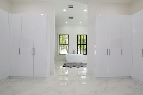 Bathroom, Free Standing Baths, Interior, Marble, Recessed Lighting