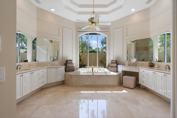 Bathroom, Dual Sink Vanities, Interior, Recessed Lighting