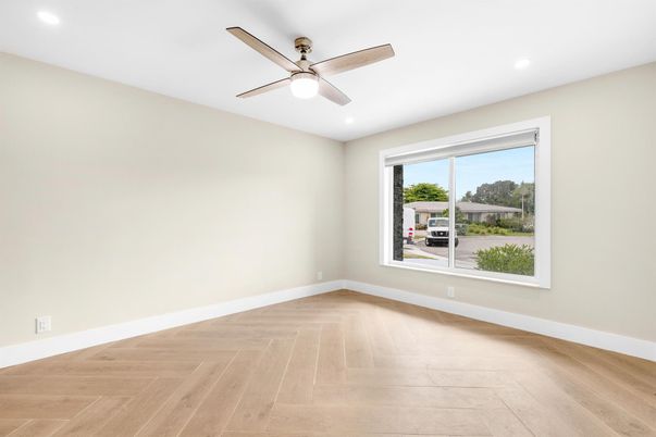 Empty room, Interior, Recessed Lighting, Wood Texture Flooring