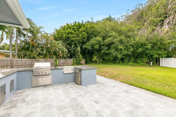 Backyard, Exterior