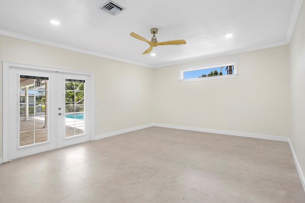 Empty room, Interior, Recessed Lighting