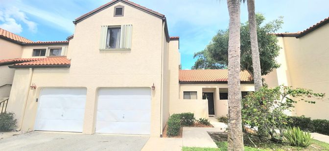 Attached, Exterior, Facade, Spanish Mediterranean