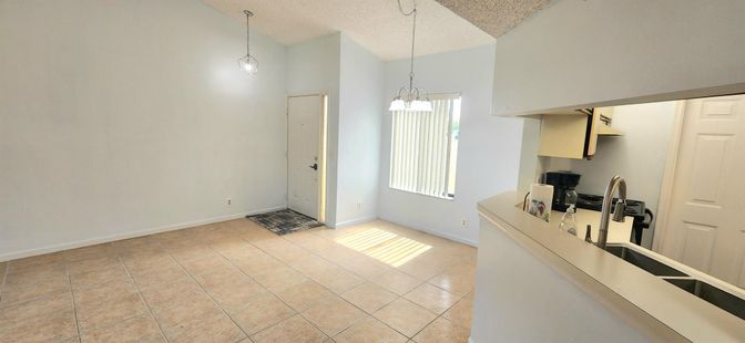 Empty room, Interior, Pendant Lights