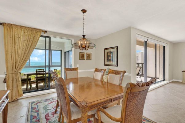 Dining room, Interior, Pendant Lights, Water