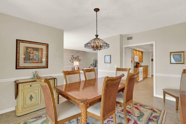 Chandelier, Dining room, Interior, Pendant Lights