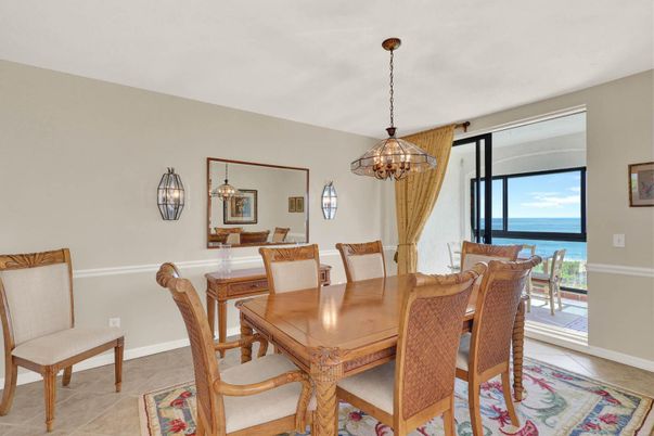 Dining room, Interior, Pendant Lights, Water
