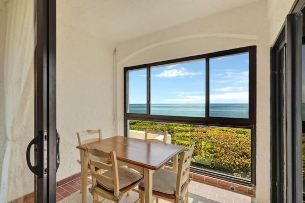 Dining room, Interior, Water