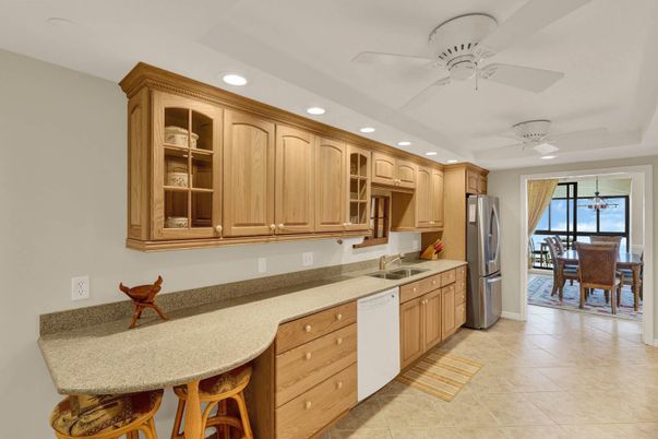 Dining room, Interior, Kitchen, Recessed Lighting