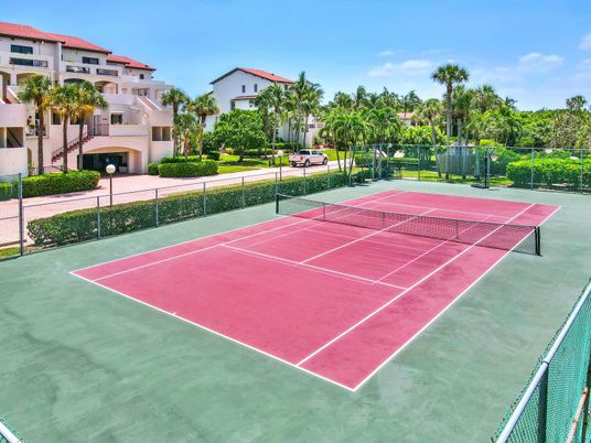 Exterior, Tennis Courts