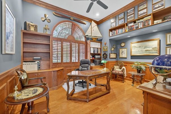 Home Office, Interior, Recessed Lighting, Wood Texture Flooring