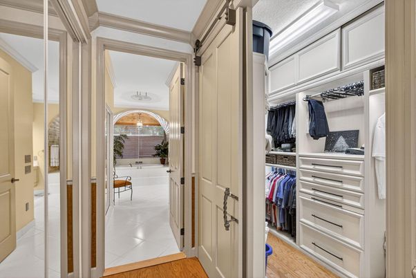 Interior, Walk-in Closets, Wood Texture Flooring