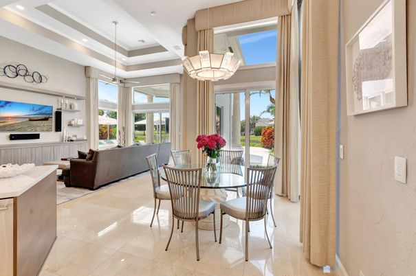 Chandelier, Dining room, Interior, Living room, Pendant Lights, Recessed Lighting